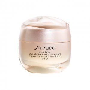 Дневной крем, разглаживающий морщины Benefiance Shiseido. Цвет: бесцветный