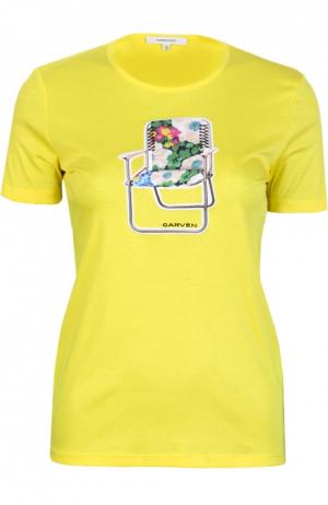 Приталенная хлопковая футболка с принтом и круглым вырезом Carven. Цвет: желтый
