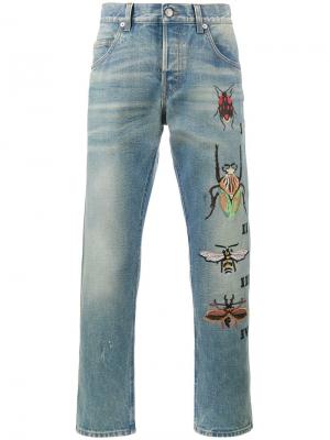 Зауженные джинсы с вышивкой насекомых Gucci