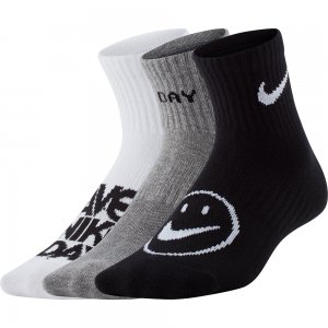 Everyday Older Kids Lightweight Ankle Socks (3 Pairs) Nike. Цвет: разноцветный