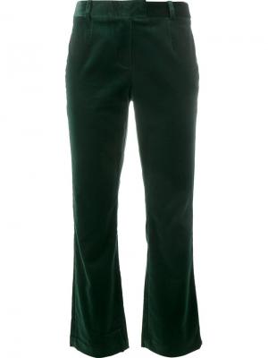 Слегка расклешенные укороченные брюки Frame Denim. Цвет: зелёный
