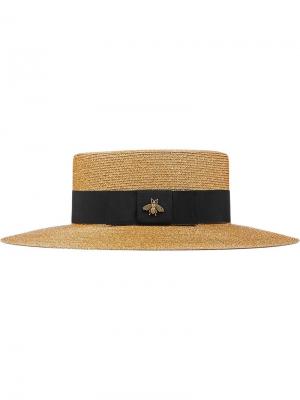 Соломенная шляпа с деталью в форме пчелы Gucci. Цвет: коричневый