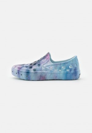 Тапочки SLIP-ON TRK UNISEX , цвет galaxy cosmic Vans