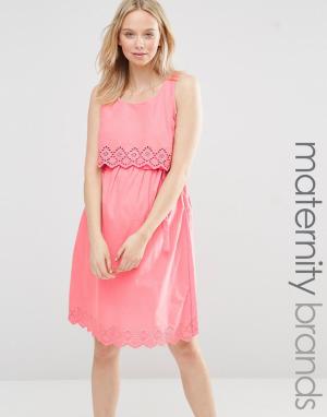Летнее платье для беременных с отделкой кроше Mamalicious Femmy Mama.licious. Цвет: розовый
