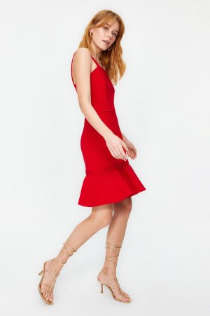 Тканое мини-платье с красной юбкой в рубчик и воланами на бретельках , красный Trendyol