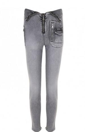 Укороченные джинсы-скинни с потертостями RTA. Цвет: серый