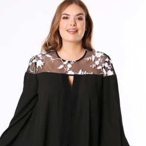 Блузка со вставками на вырезе и длинными рукавами LOVEDROBE. Цвет: черный
