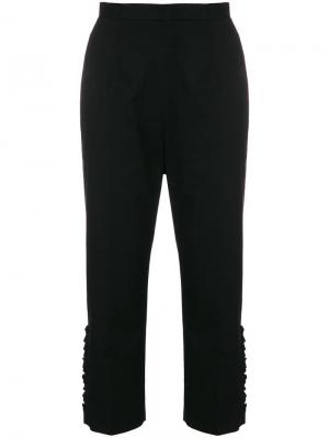 Укороченные брюки с мелкими оборками по бокам I'M Isola Marras. Цвет: черный