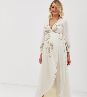Платье макси кремового цвета для беременных с запахом спереди, вышивкой и асимметричным дизайном Hope & Ivy-Розовый Ivy Maternity