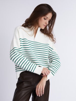 Вязаный свитер с воротником-стойкой на молнии и узором в полоску zolla. Цвет: зеленый