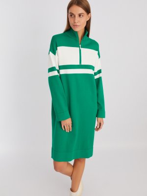 Трикотажное платье-свитер с высоким горлом на молнии zolla. Цвет: зеленый
