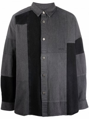 Джинсовая рубашка в технике пэчворк AMBUSH. Цвет: черный