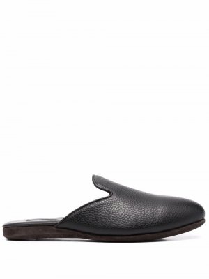 Grained-texture leather slippers Corneliani. Цвет: черный