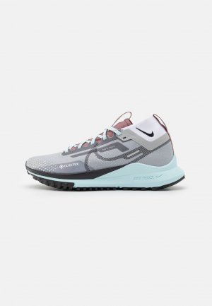 Кроссовки для бега по пересеченной местности REACT PEGASUS TRAIL 4 GTX , цвет light smoke grey/black/glacier blue/football grey/white Nike