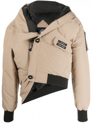 Куртка со смещенной застежкой на пуговицы Y/Project. Цвет: коричневый