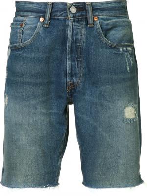 Джинсовые шорты с рваными деталями Levis Levi's. Цвет: синий