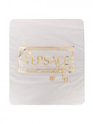 Дутое одеяло с логотипом Young Versace. Цвет: белый