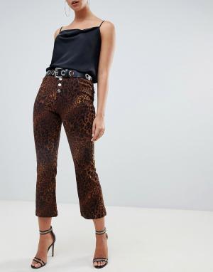 Укороченные расклешенные джинсы с леопардовым принтом -Коричневый Missguided