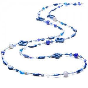 Бусы из натуральных камней от дизайнера - Мускари агата, перламутра и кварца, сине-сиреневые, длинные (140 см) Diana Savitskaya. Цвет: синий