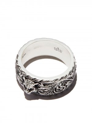 Декорированное серебряное кольцо Gucci. Цвет: серебристый