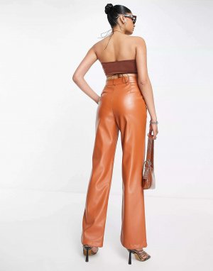 Ржаво-коричневые прямые брюки с имитацией кожи ASOS. Цвет: коричневый