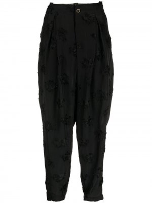 Зауженные брюки с фактурной отделкой Uma Wang. Цвет: черный