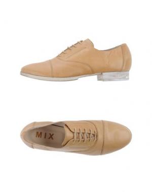 Обувь на шнурках MIXMIX. Цвет: песочный