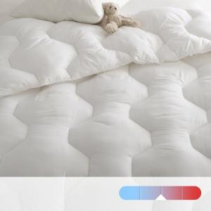 Одеяло из синтетики, 300 г/м² REVERIE. Цвет: белый