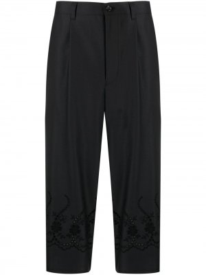 Укороченные брюки с английской вышивкой Comme des Garçons TAO. Цвет: черный