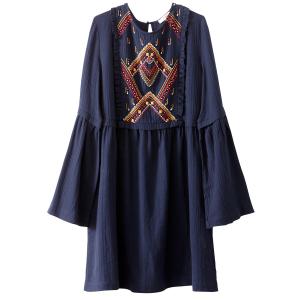 Платье короткое с длинными рукавами, вышивкой SUNCOO. Цвет: темно-синий
