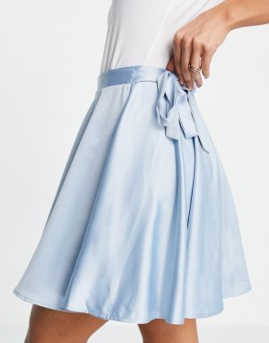 Голубая атласная расклешенная мини-юбка с завязкой на поясе и запахом -Голубой Flounce London