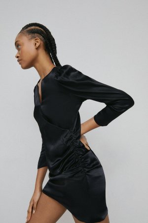 Атласное мини-платье-комбинация с длинными рукавами и запахом , черный Warehouse