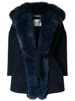 Короткое пальто с лисьим мехом Ava Adore. Цвет: синий