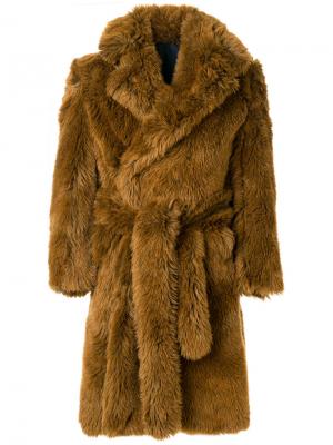 Пальто мешковатого кроя из эко-меха Mp Massimo Piombo. Цвет: коричневый