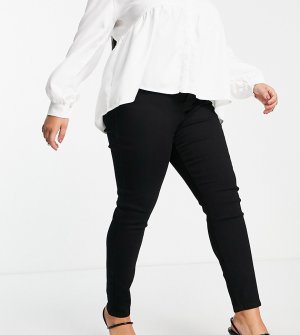 Черные зауженные джинсы x Jac Jossa-Черный цвет In The Style Plus