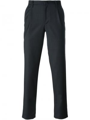 Классические брюки Emporio Armani. Цвет: серый