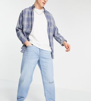 Светло-голубые выбеленные свободные джинсы в стиле 90-х со рваным разрезом на колене -Голубой New Look