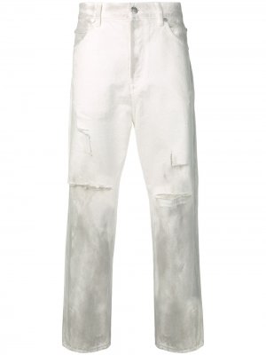 Прямые джинсы с прорехами Balmain. Цвет: белый