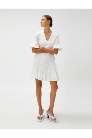 Мини-платье с объемными рукавами, многоуровневое, коротким V-образным вырезом , белый Koton