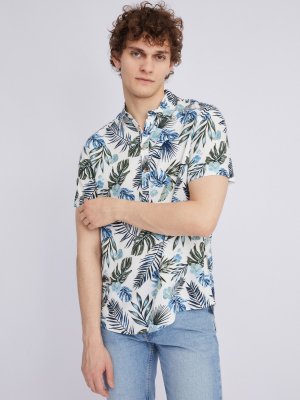 Рубашка из вискозы с тропическим принтом zolla. Цвет: хаки
