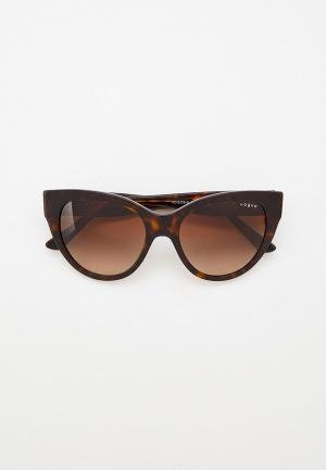 Очки солнцезащитные Vogue® Eyewear VO5339S W65613. Цвет: коричневый