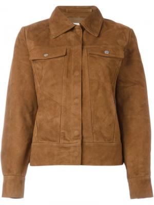 Куртки Wood. Цвет: коричневый
