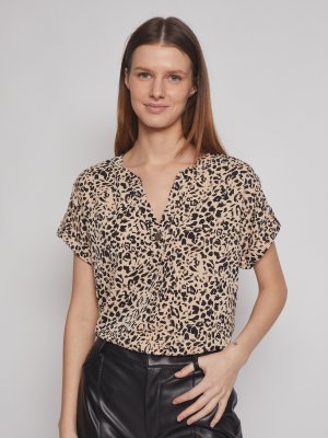 Леопардовая блузка с коротким рукавом zolla. Цвет: бежевый