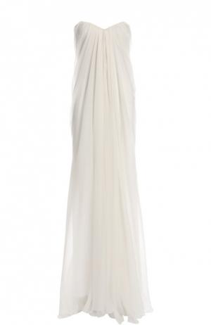 Вечернее платье Alexander McQueen. Цвет: белый