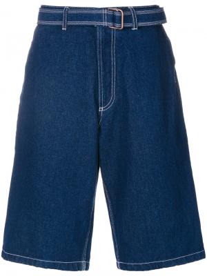 Джинсовые шорты с поясом AMI Paris. Цвет: синий