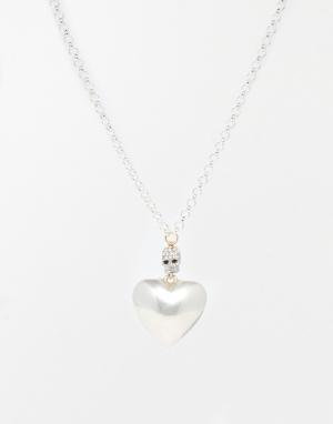 Длинное серебристое ожерелье с сердцем Adele Marie. Цвет: серебряный