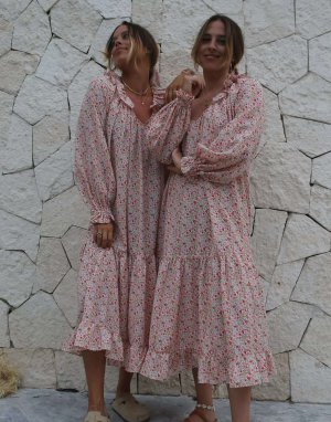 Розовое платье миди с оборками и объемными рукавами x Collyer Twins Labelrail