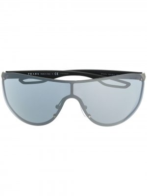 Солнцезащитные очки в массивной оправе Prada Linea Rossa. Цвет: серый