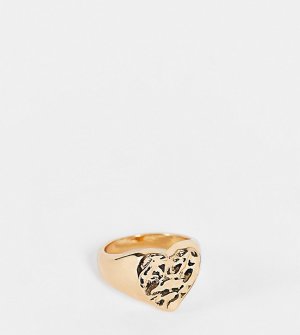 Золотистое массивное кольцо-печатка с сердцем фактурной отделкой -Золотистый DesignB London Curve
