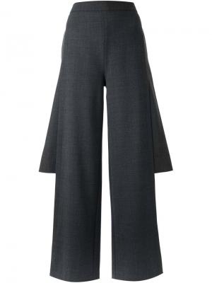 Асимметричные многослойные брюки Chalayan. Цвет: серый